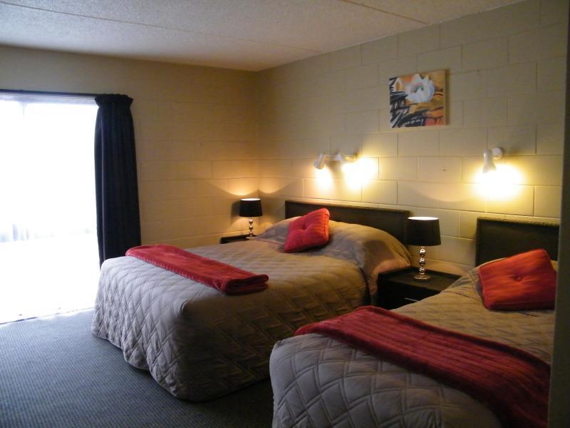136 On Bealey Motel Christchurch Exterior photo