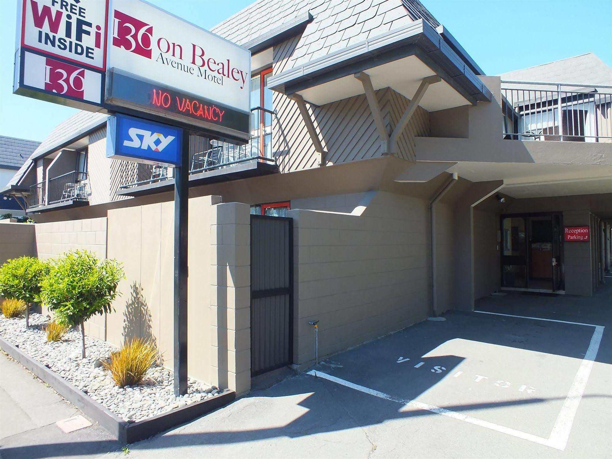 136 On Bealey Motel Christchurch Exterior photo