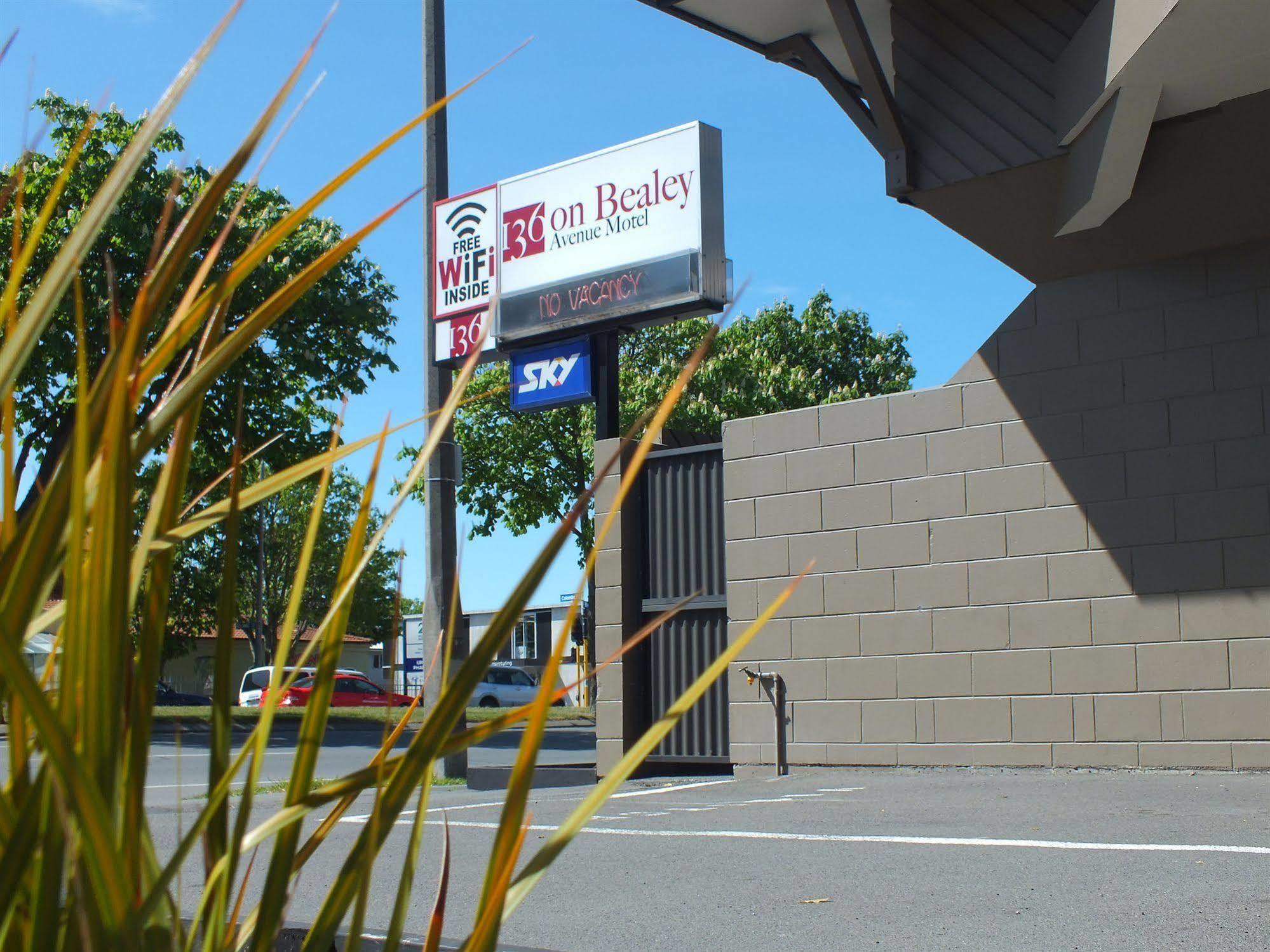 136 On Bealey Motel Christchurch Exterior photo