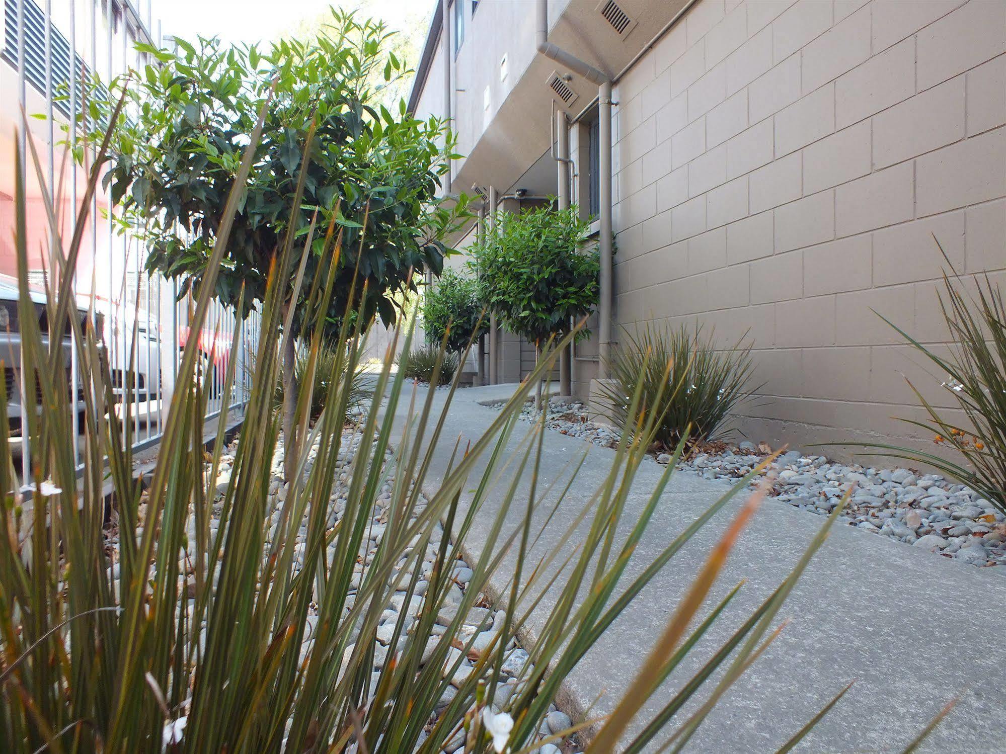 136 On Bealey Motel Christchurch Exterior photo
